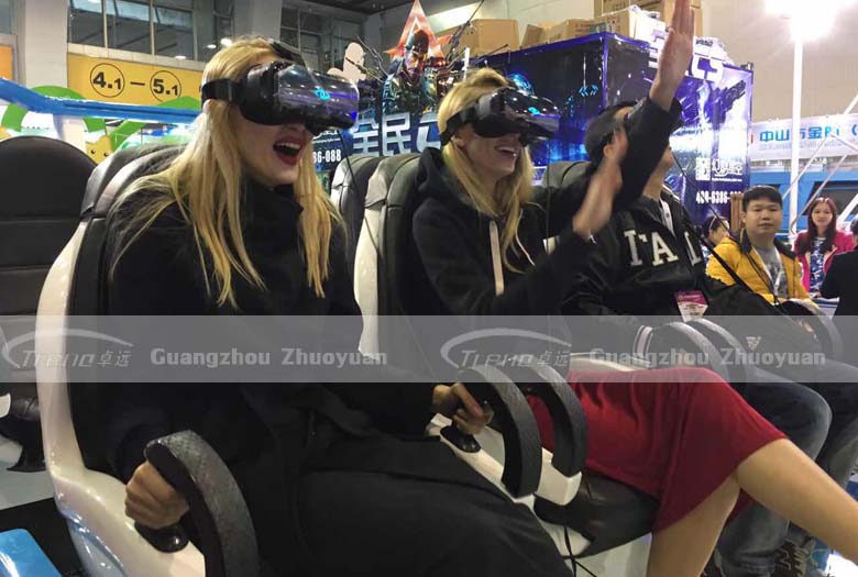 The face expressions of Zhuoyuan Virtual Reality products players (3)